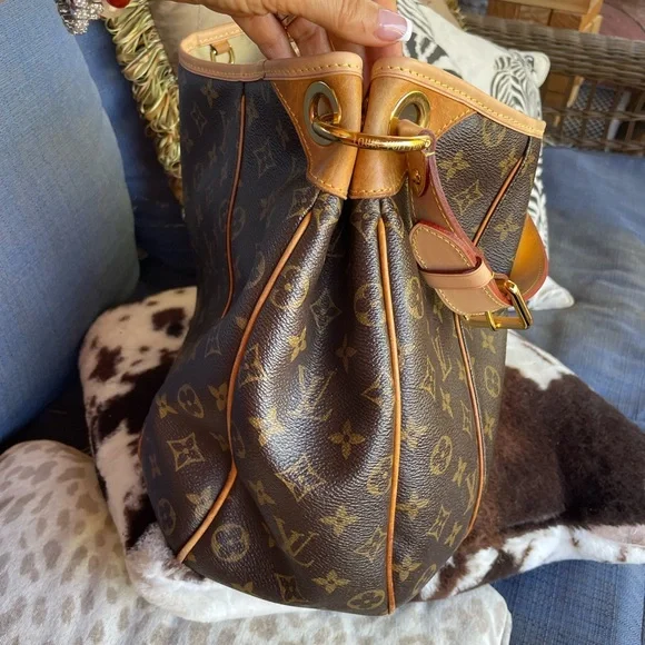 Louis Vuitton Galliera pm - Picture 10 of 16